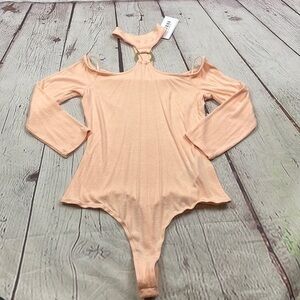 NWT Guess Peach ribbed cold shoulder long sleeve bodysuit XS